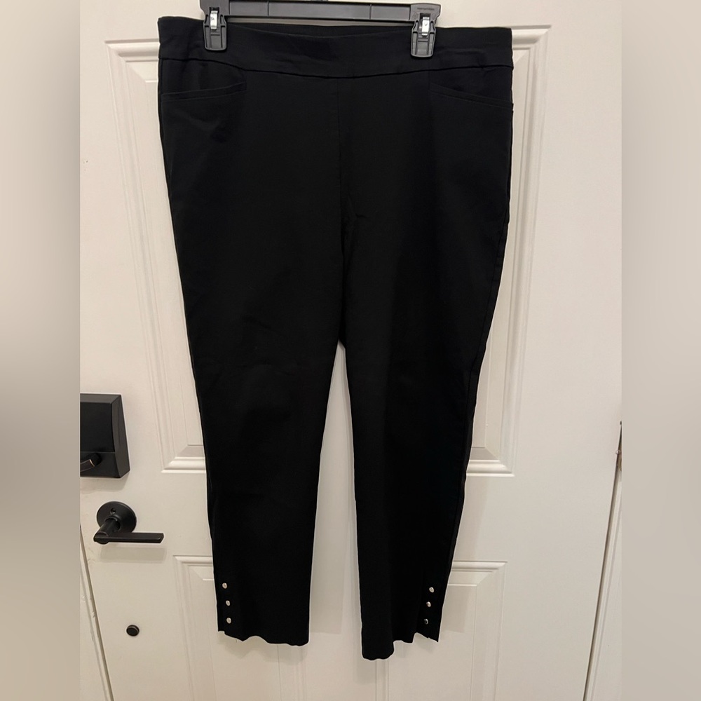 Women’s Chicos 2.5 Black Pants